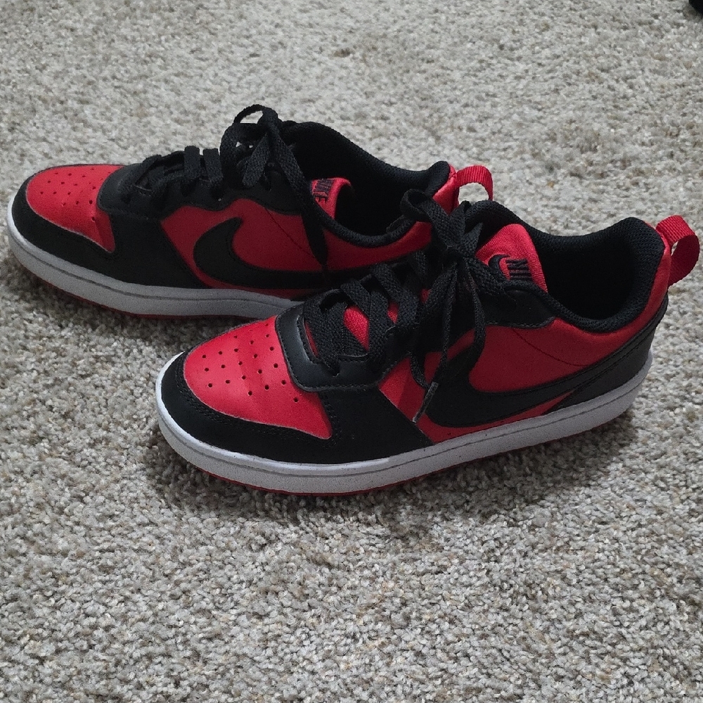 Nike Kids Black and Red Sneakers